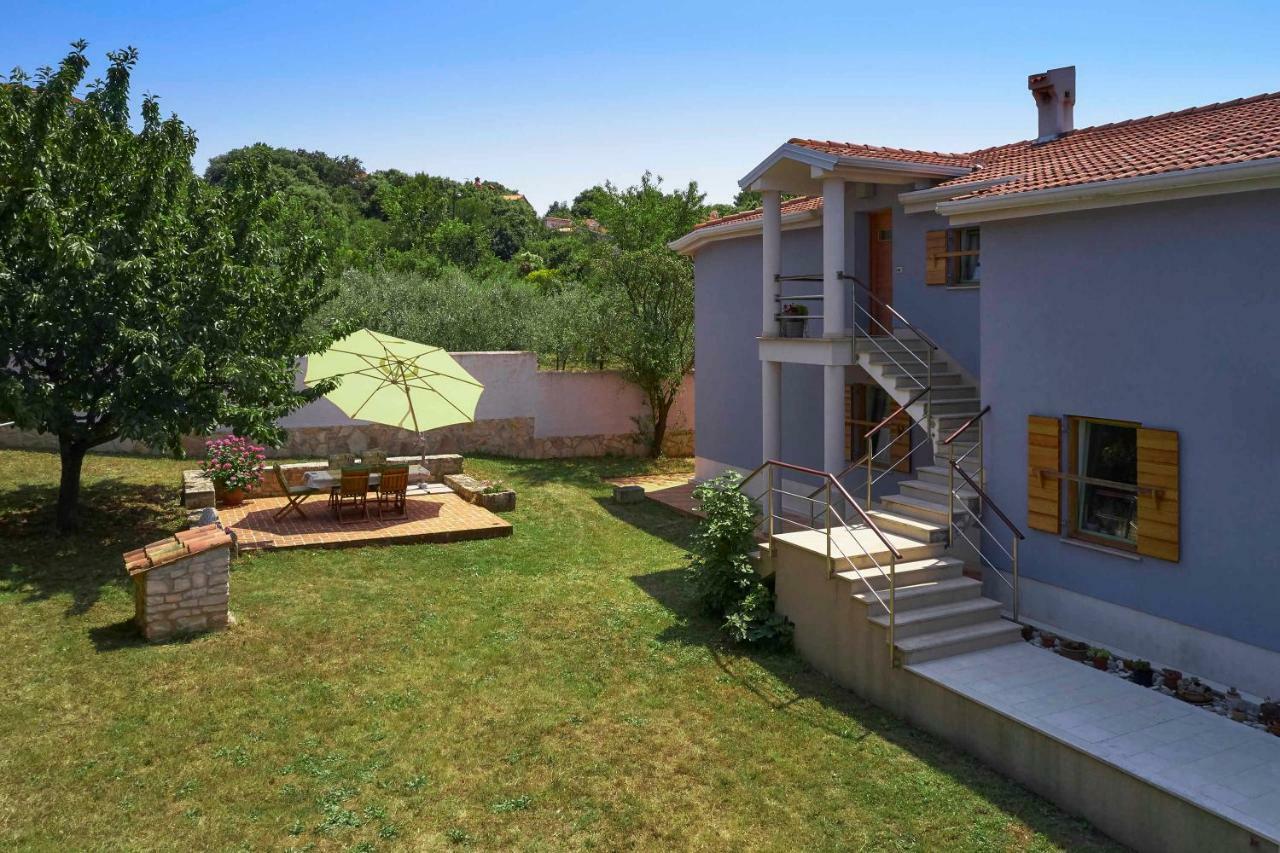 Apartment Giardina *