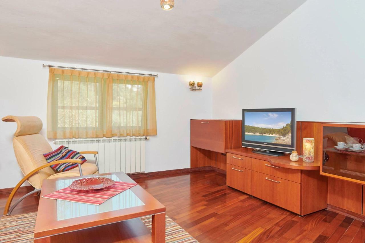 Apartment Giardina *