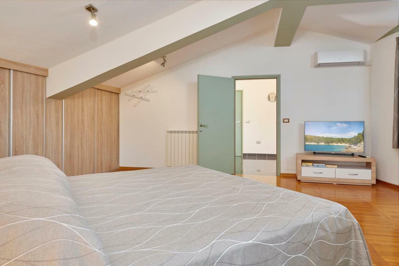 Apartment Giardina *